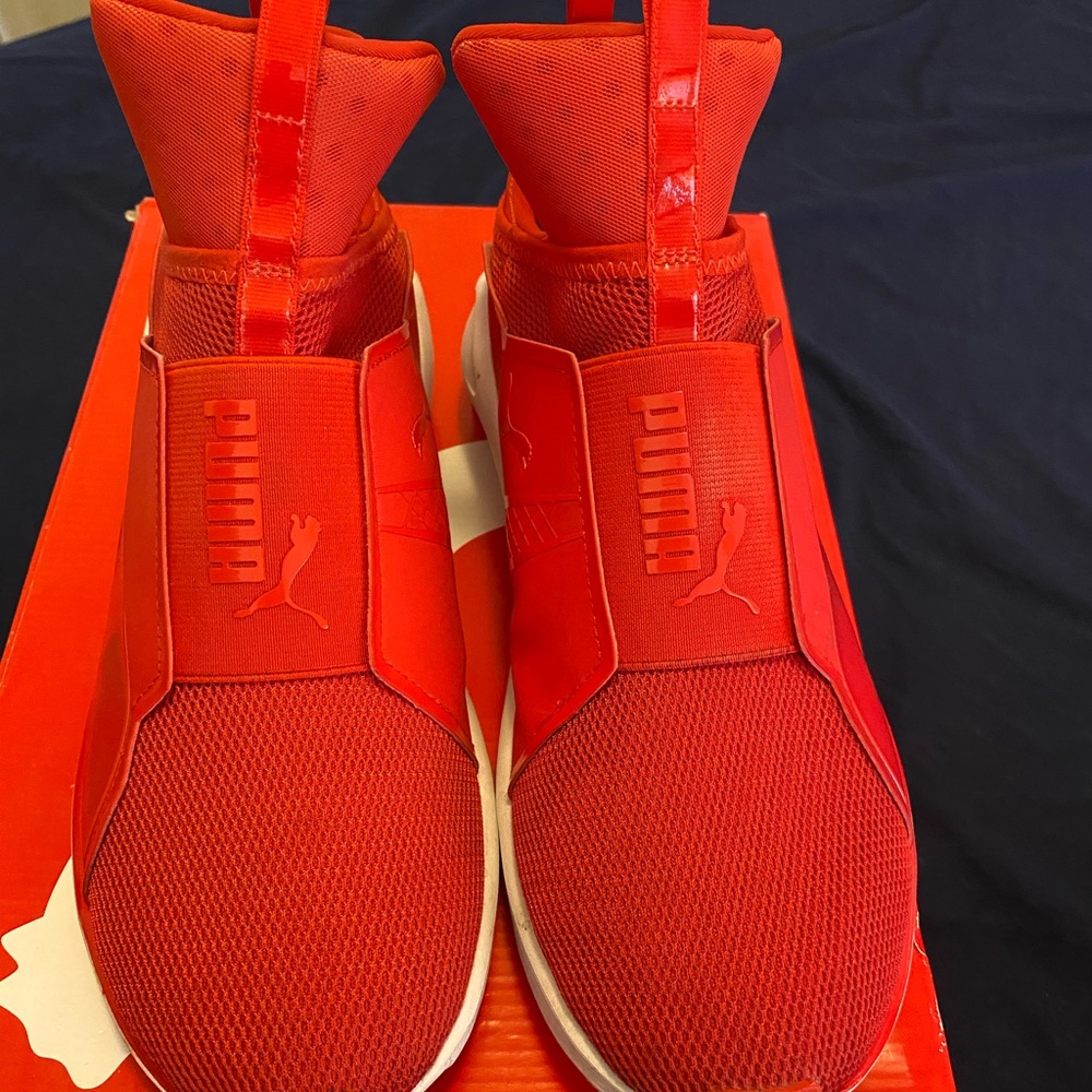 Women’s puma sneakers